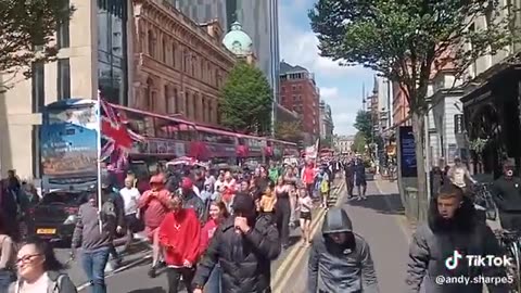 Protestants and Catholics uniting in Belfast, the uprising is in full swing.