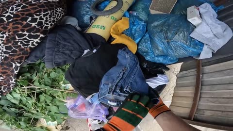Как я зарабатываю лазая по мусоркам ? Dumpster Diving RUSSIA #61