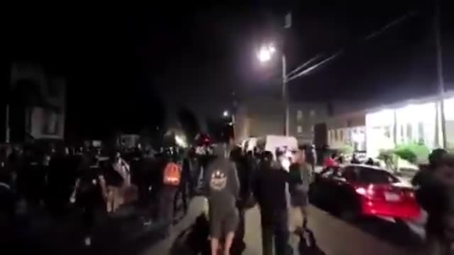 BLM & Antifa Riots 2020 - 2020-08-09-19-31-01-Portland-yesterday.mp4