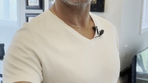 Signs you’re in a mass hysteria. Moment 116