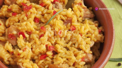 The most delicious traditional Spanish food , PAELLA