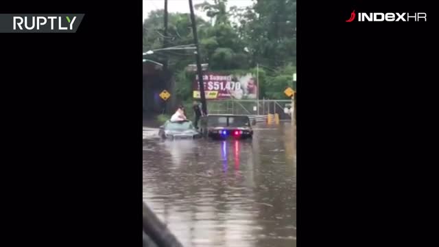 Spašavanje mladenke od poplave