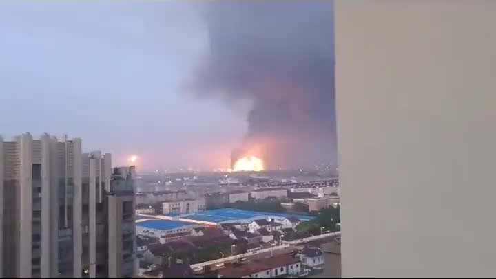 Sinopec Shanghai Jinshan petrochemical complex on fire