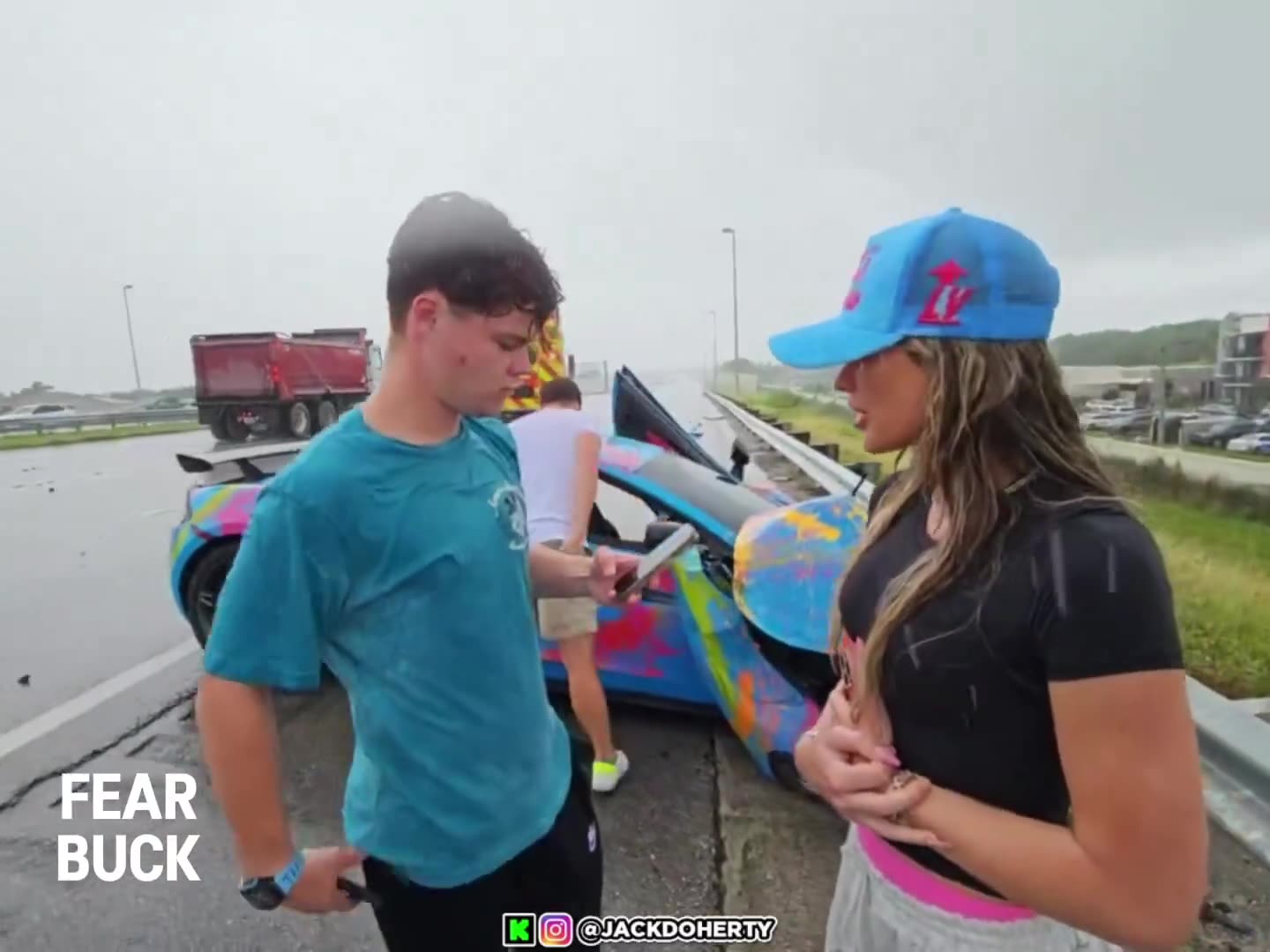 Jack Doherty just crashed his brand new McLaren on stream 😳