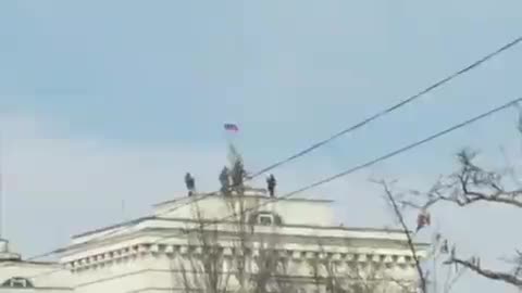 Russian soldiers have raised the Russian flag over the Kakhovka hydroelectric power plant.