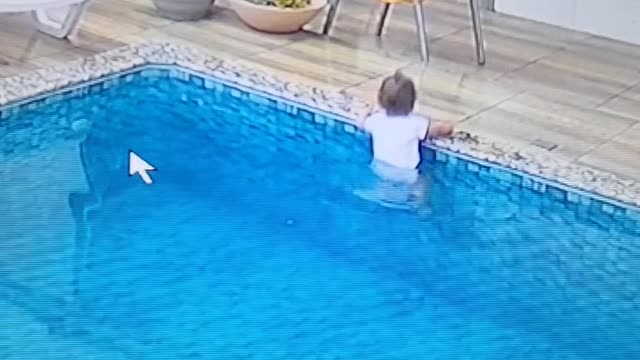 Dad Saves Baby that Climbed into Pool