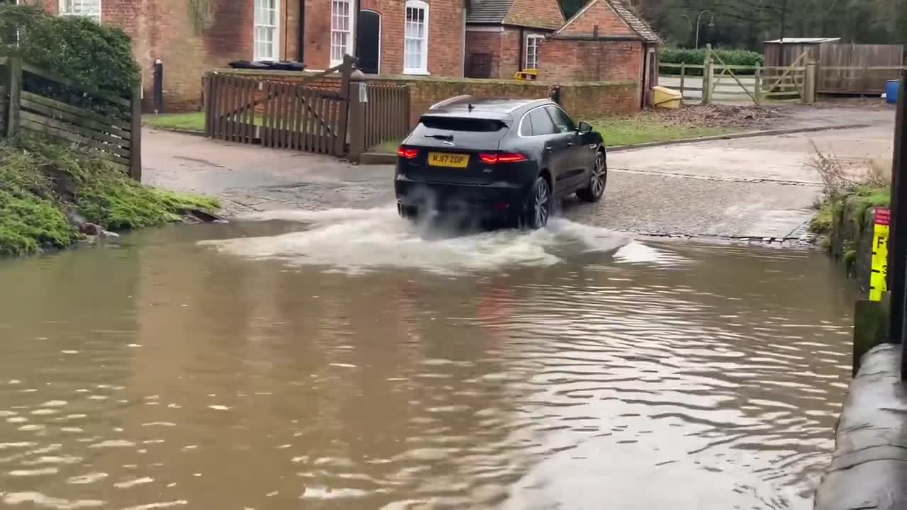 Rufford Ford Vehicles vs DEEP water