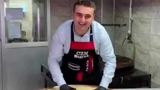 Turkish chef make Faint food