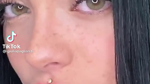 sexy girl cute face singing on tiktok to gain 5 million views in 2 days 2022