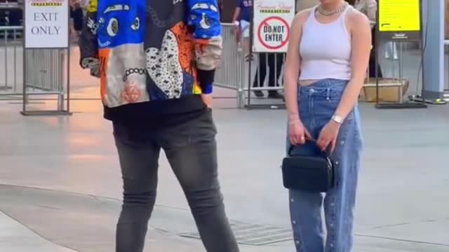 This moonwalk was so satisfying😍