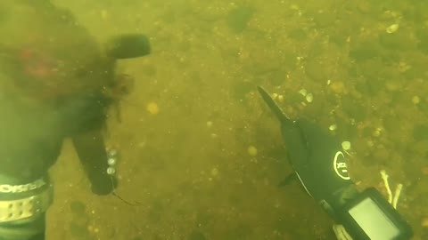 I Found a Crashed Drone Underwater While Scuba Diving! (Returned to Owner)-15