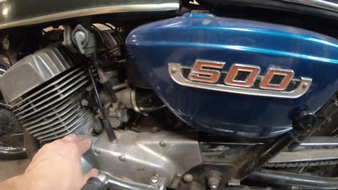 1972 Suzuki T500 oil line testing and replacement
