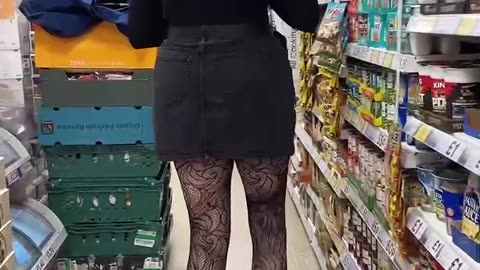 7feet Woman