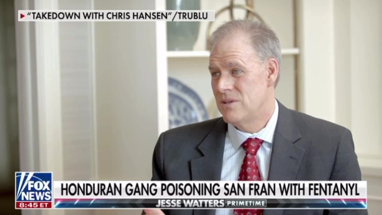 Migrants are dealing drugs in front of the feds!