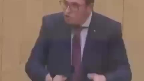 Tiroler Abgeordneter im Parlament zu Corona