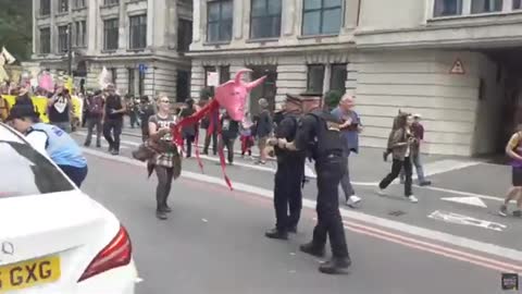 POLICE OFFICE HITS HIM SELF IN HIS MOUTH WITH HIS OWN CAMERA