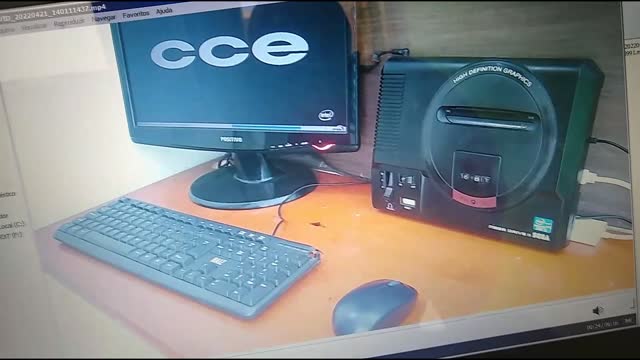 MegaDrive com placa i3 dentro