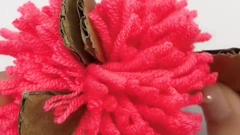 Waste bottles and wool to make football, creative DIY by hand