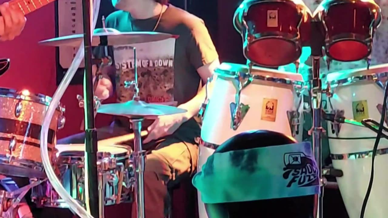 Kyle Thorton & Charlie Wilson (Saucy FuzZ) - LIVE @ Undertow (Short)