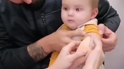 Viral video baby emotional eaction 😥