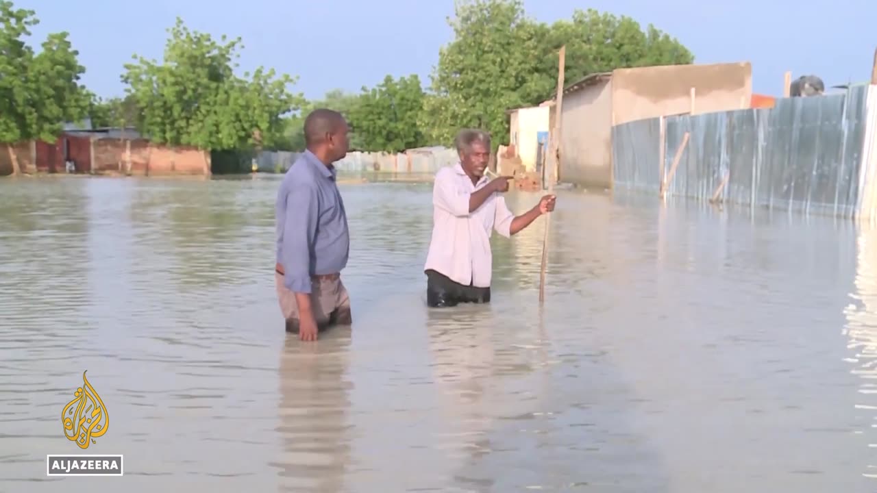 Chad floods: Heavy rains force Ndjamena residents to flee homes