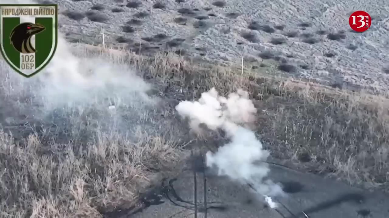 Coming under tank attack, Russians abandon their positions and flee en mass