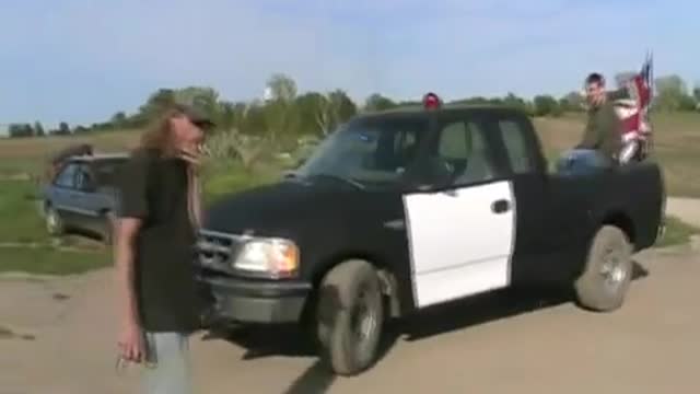 Davidsfarm 1339 Davidsfarm cop truck gets painted