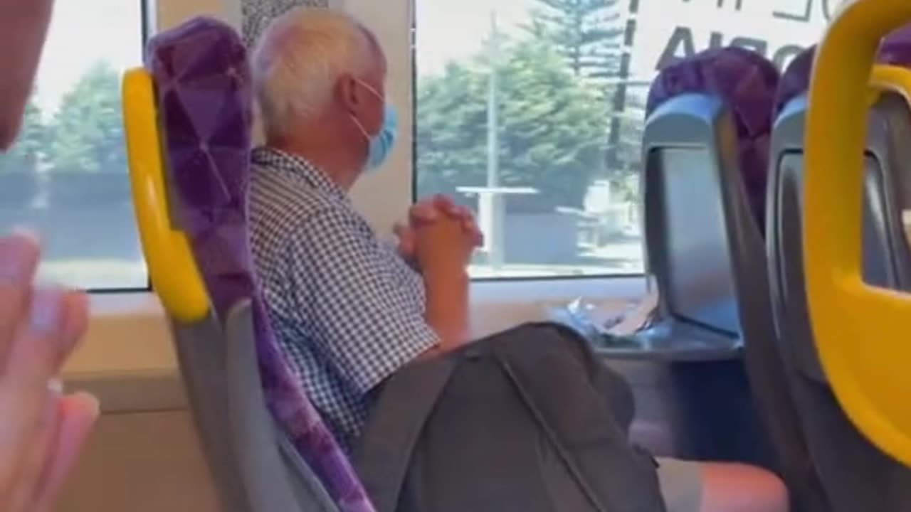 A man sits alone on the train after losing his partner 💔 His grandchild watches in silence 😢