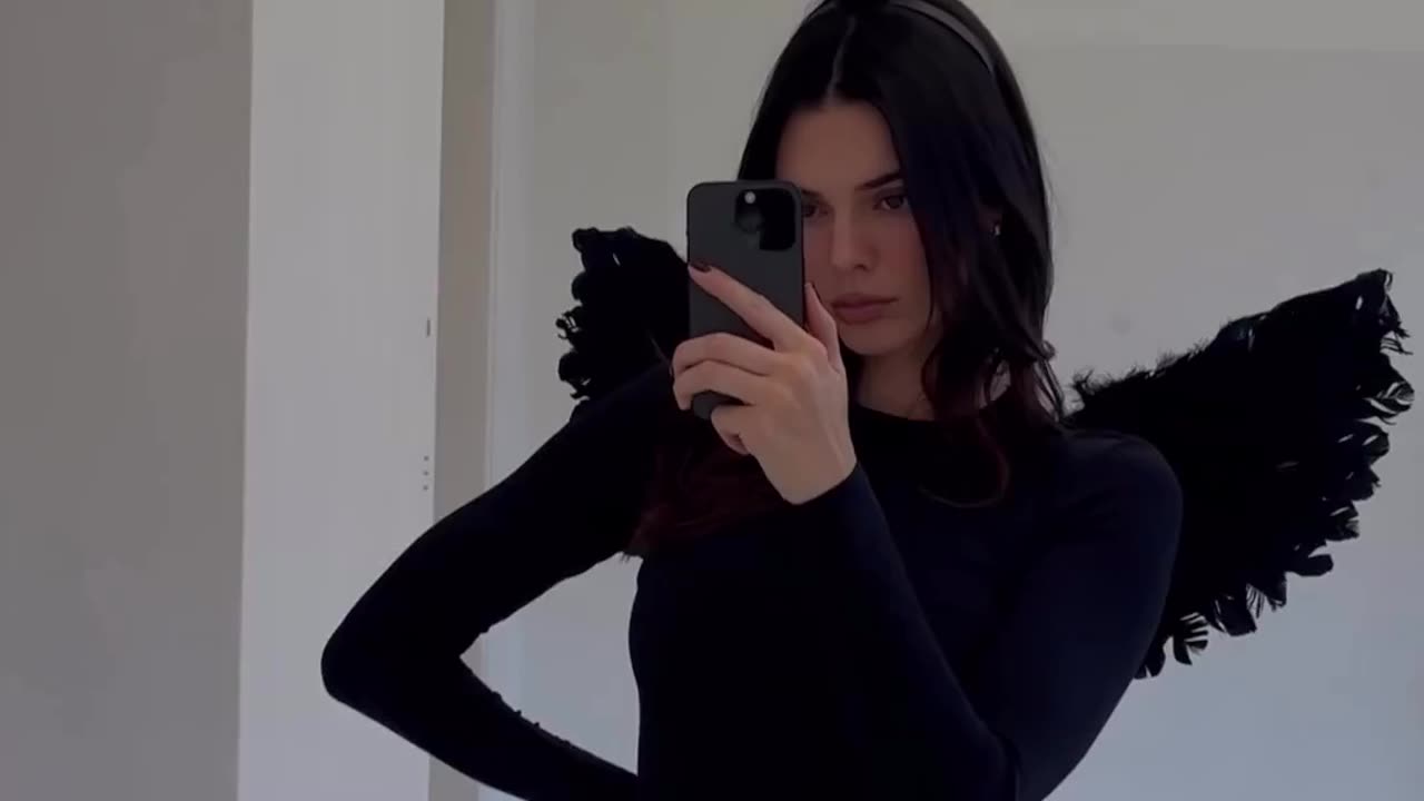 Kendall Jenner as Black Angel for Halloween 🖤