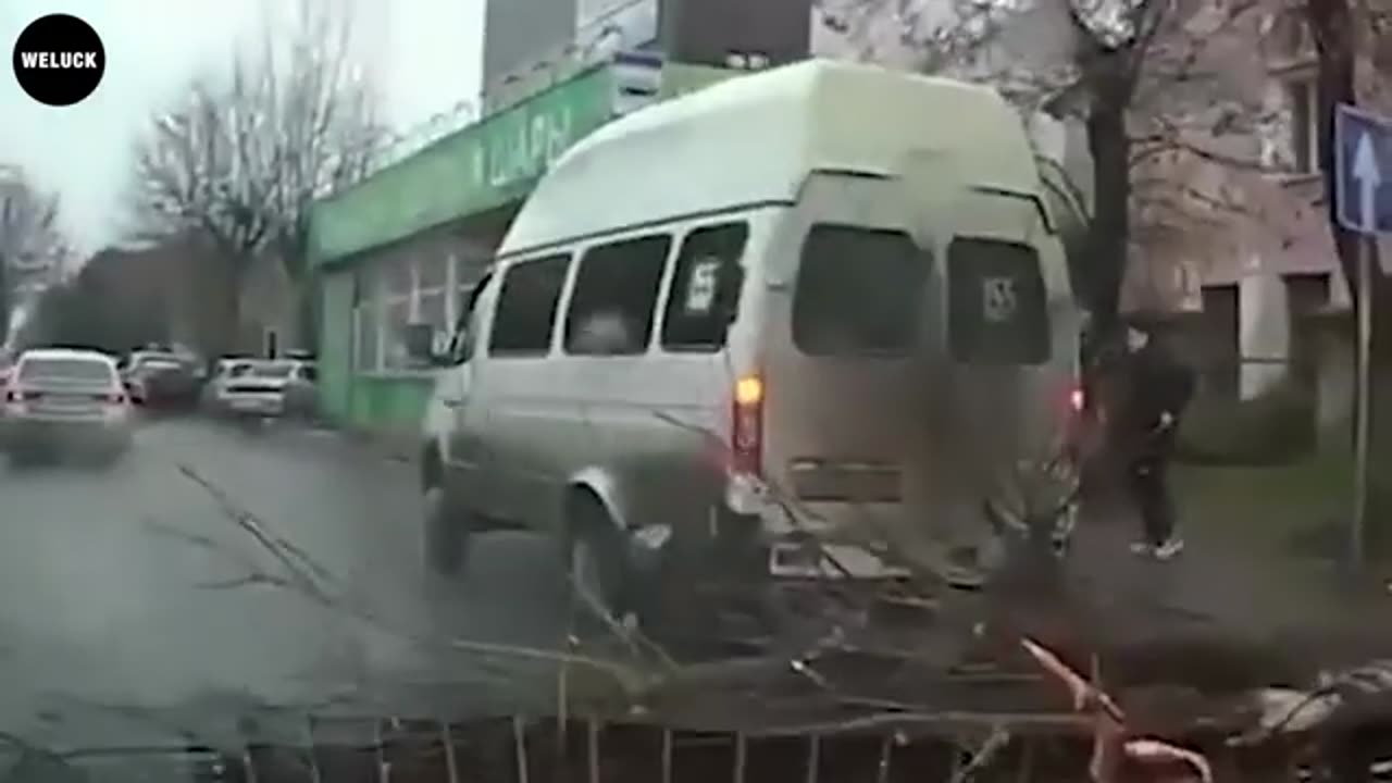 SHOCKING Car Crashes Moments Video On The Road You Wouldn't Believe