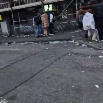 Garbage, beggars, immigrants, street vendors... Civilization seems to have