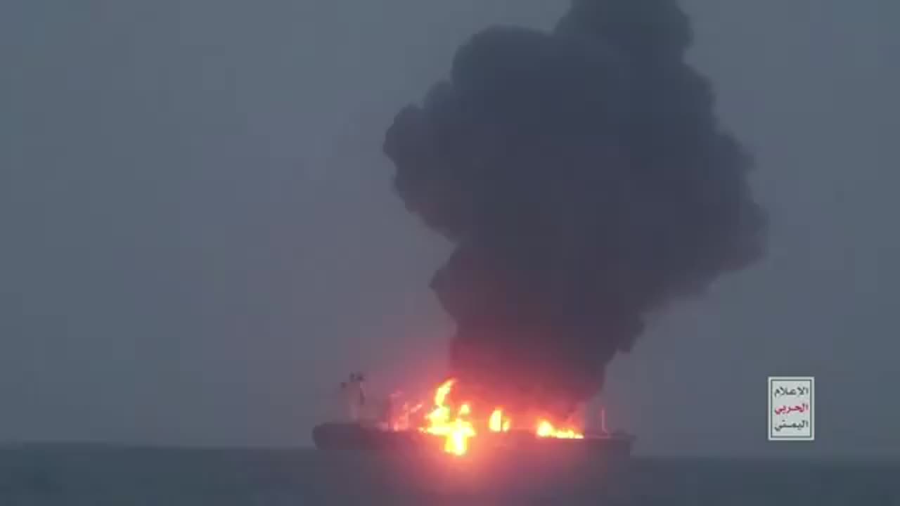 Las fuerzas yemeníes atacan con éxito un petrolero en el Mar Rojo