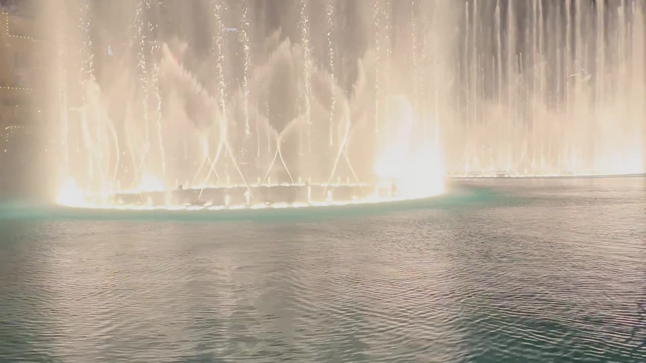 Burj Khalifa dancing fountain Dubai