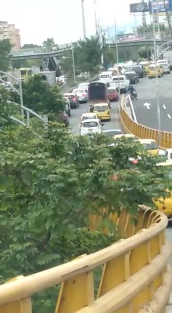 Accidente en la autopista ocasiona un trancón monumental