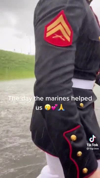 "The Most American Thing Ever" - Marines Walk Through Flood to Help Stranded Driver
