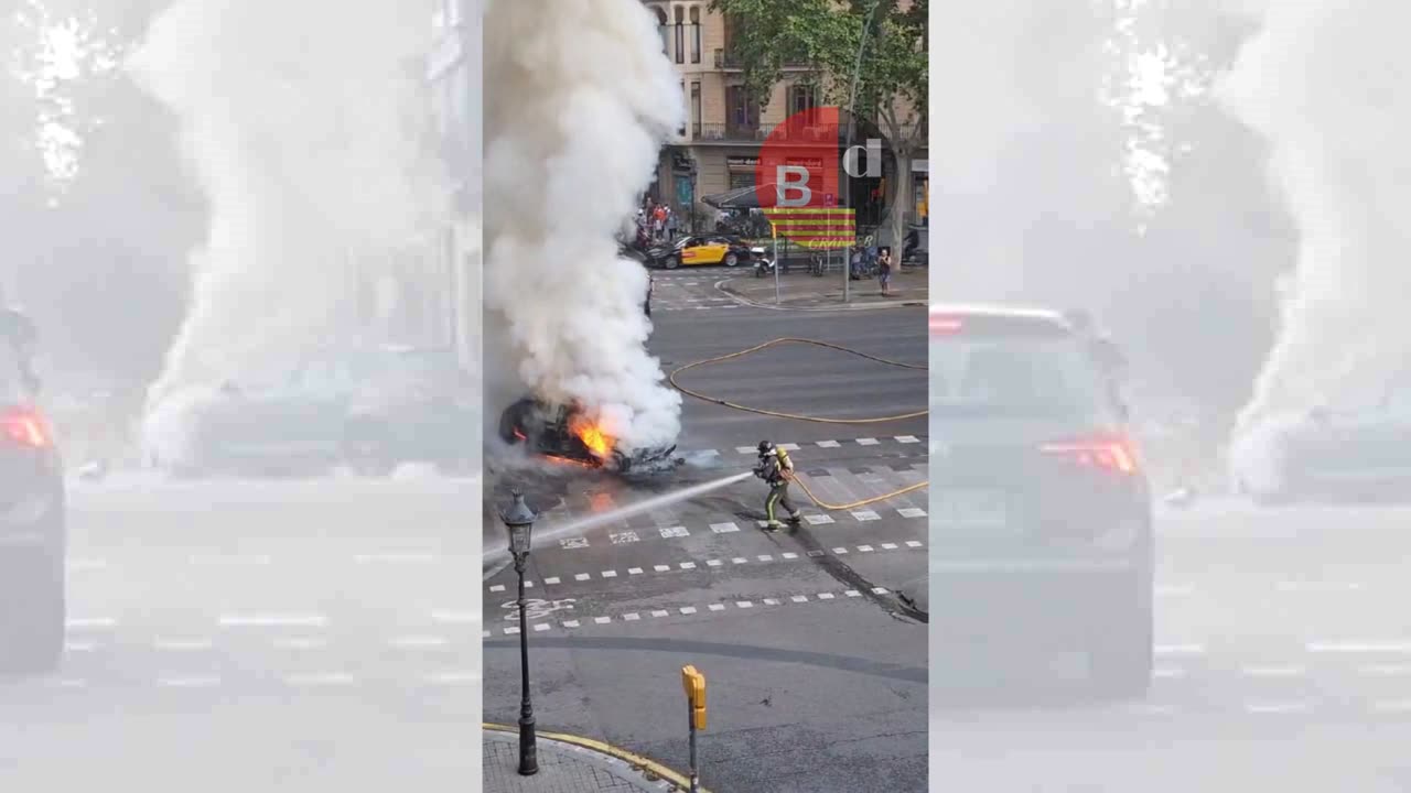 Se incendia un coche en la Gran Vía de Barcelona