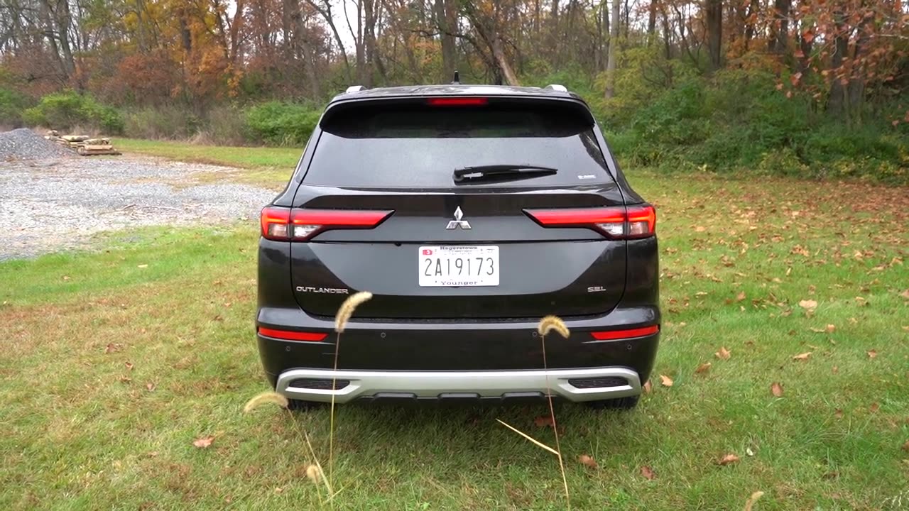 2023 Mitsubishi Outlander Review | Mitsubishi's 3-Row SUV!