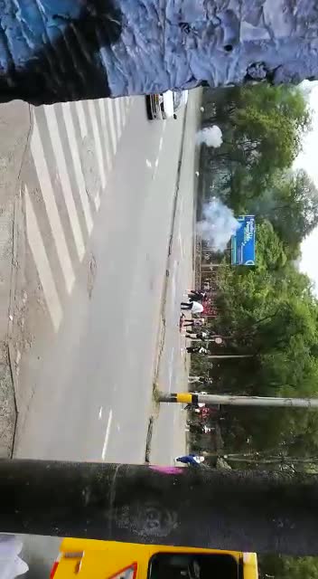 Video: encapuchado resultó herido tras explosión de papa bomba en Medellín