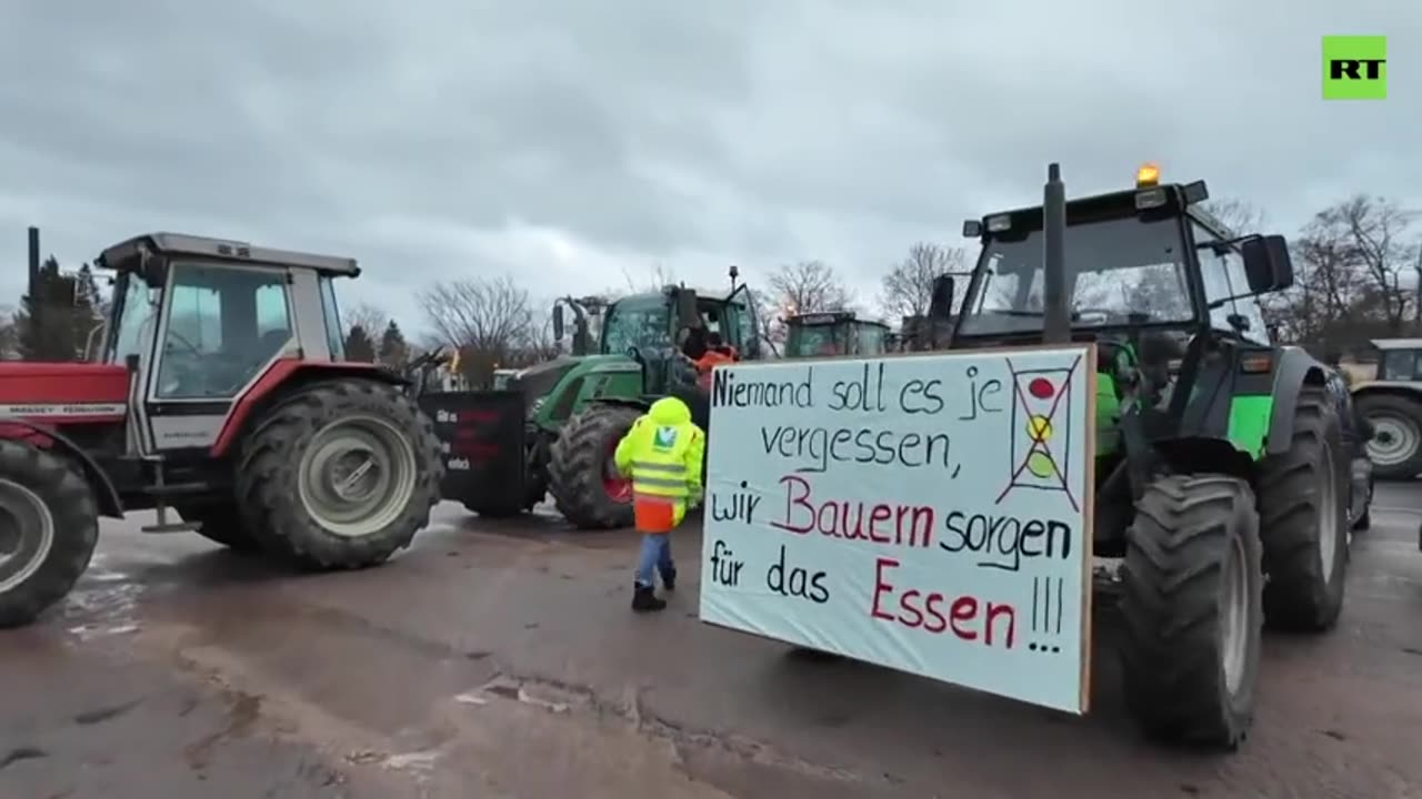 ‘Farmers are our future’ | EU farmer protests pick up in Germany