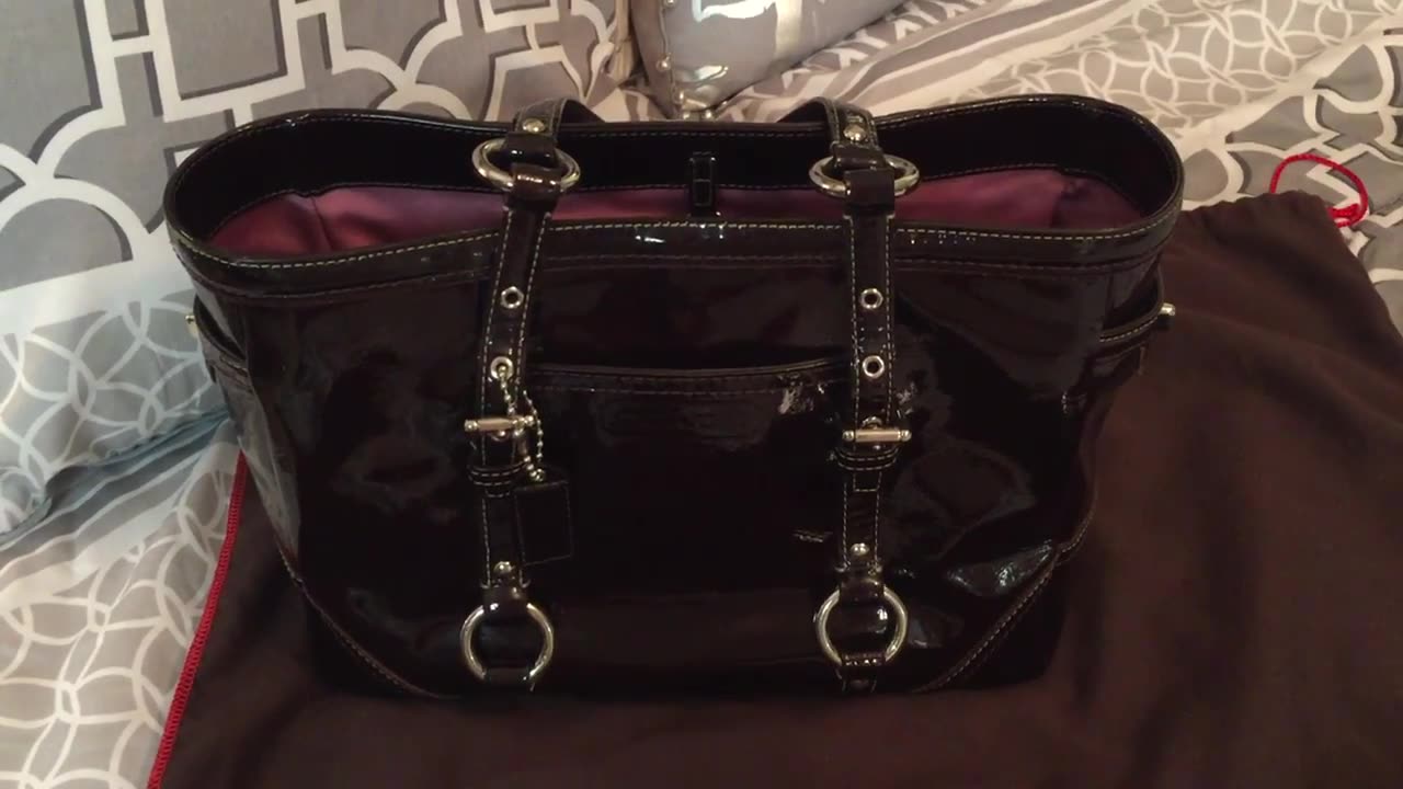 Coach Gallery Tote Purse & Wallet Patent Leather Review.