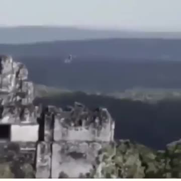 Bizarre UFO over MAYAN RUINS in Mexico!! #UFO #Alien #ET #USO #UAP #Disclosure 👉👉👉 Follow me