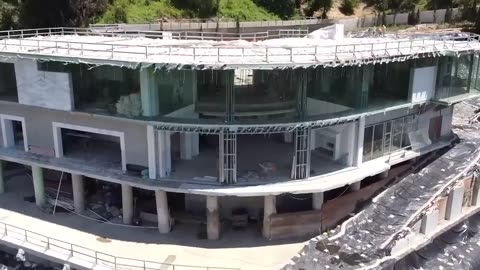 *** Abandoned Celebrity Mansions That Cannot Sell For Any Price***