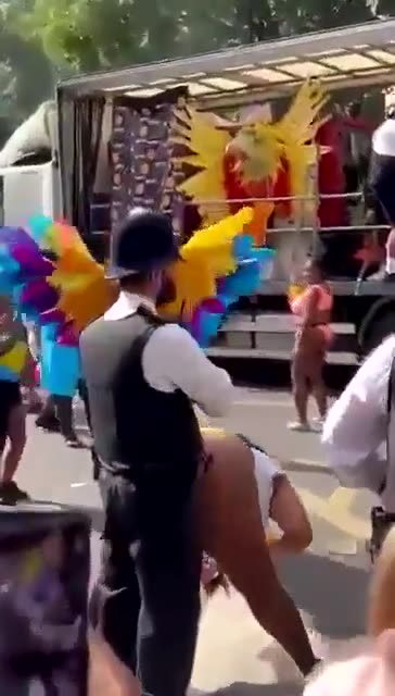 Excuse me @metpoliceuk