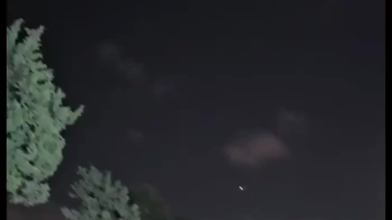 15-minute video of the moment Iranian missiles hit Israel from different angles