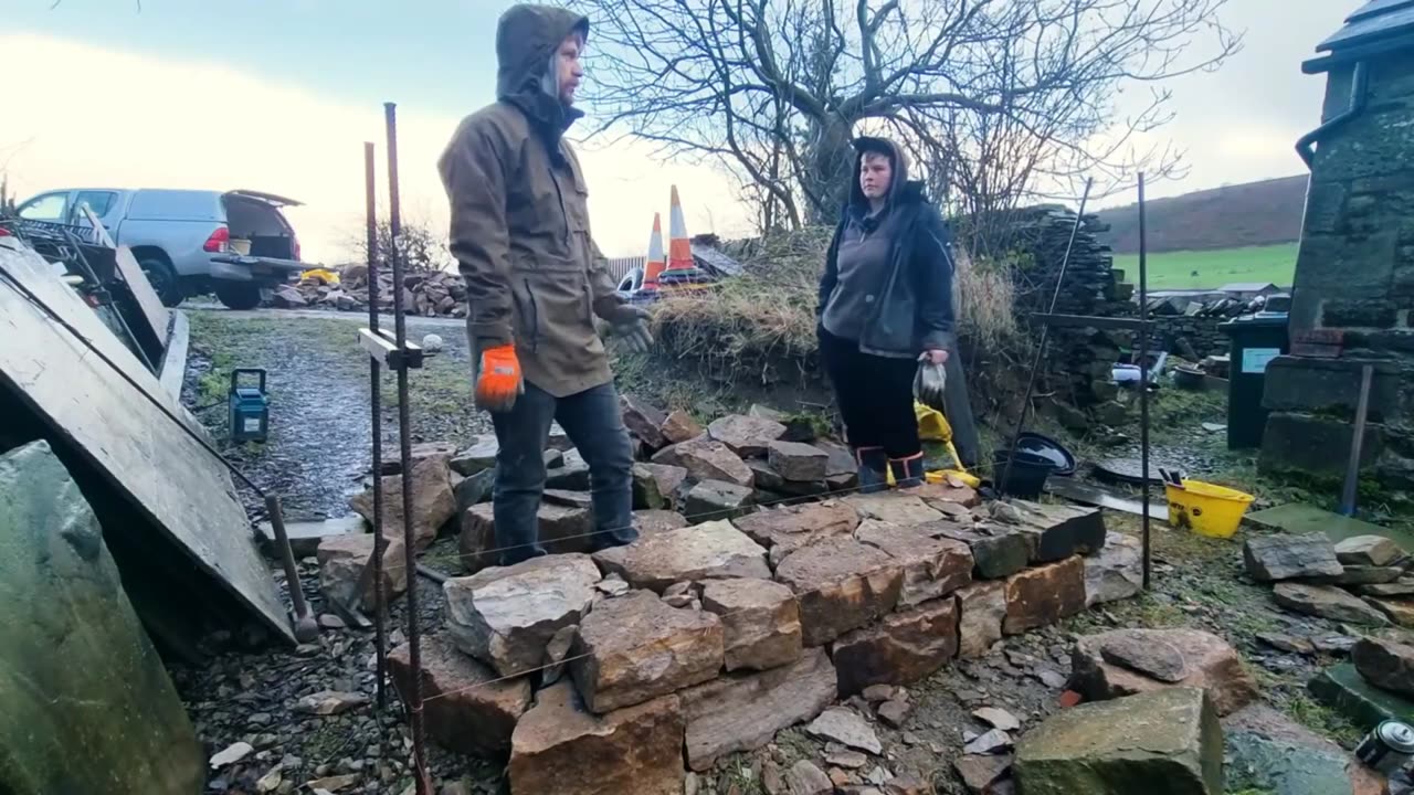 Building a dry stone wall