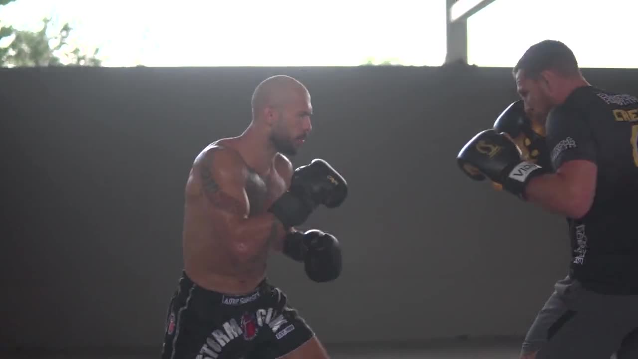 ANDREW TATE BODY SPARRING WITH LUKE BARNATT