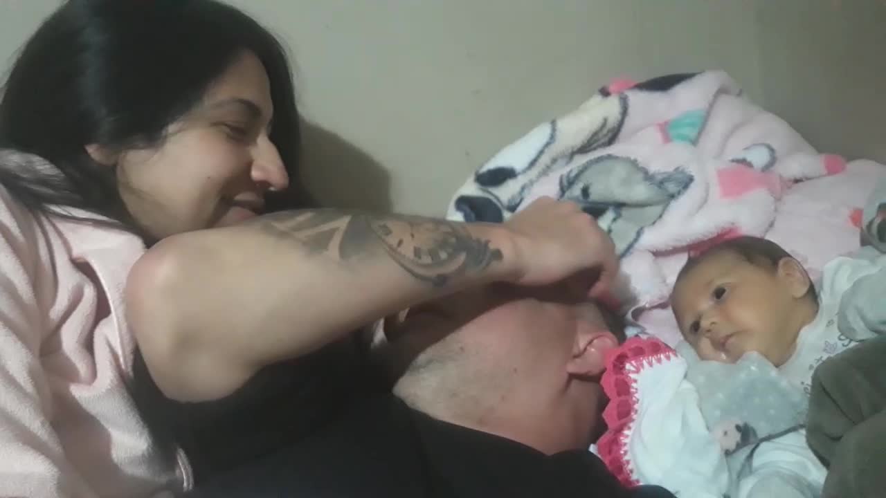 Never give your wadssap to women