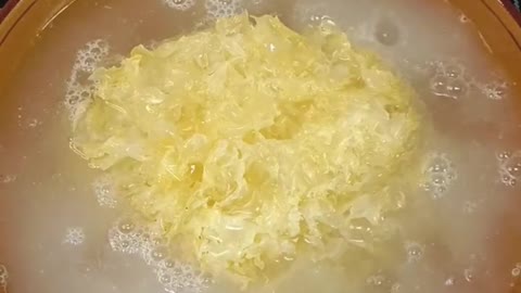 White fungus broth