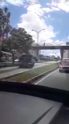 Video registró imprudencia de conductor de camioneta en Bucaramanga