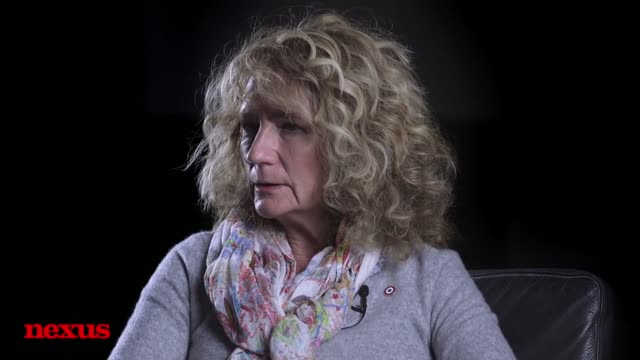 Martine Wonner tire à boulets rouges